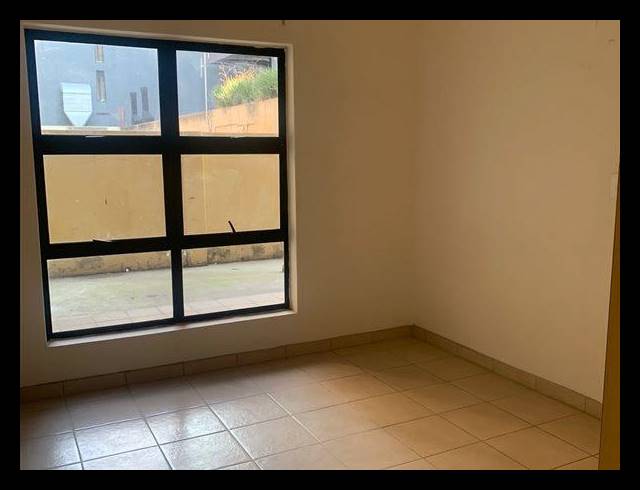 2 BEDROOM APARTMENT FOR SALE IN BRAAMFONTEIN WERF